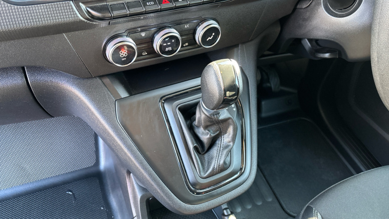 Renault Kangoo L2 E-Tech LL21 90kW 44kWh Start Van Auto